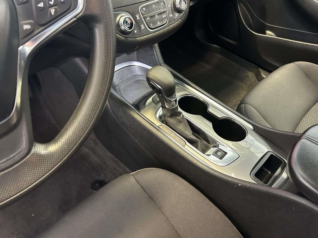 Used 2025 Blue Chevrolet LT image 19