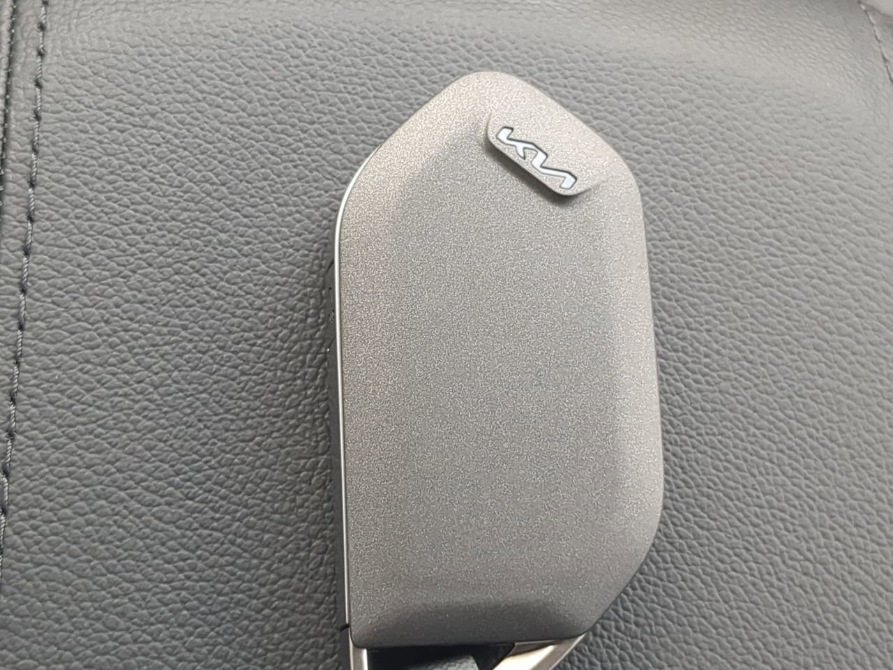 New 2026 Wolf Gray/Black Roof Kia X-Pro Prestige image 30