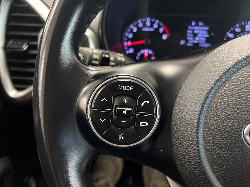 Used 2020 White Kia GT-Line image 22