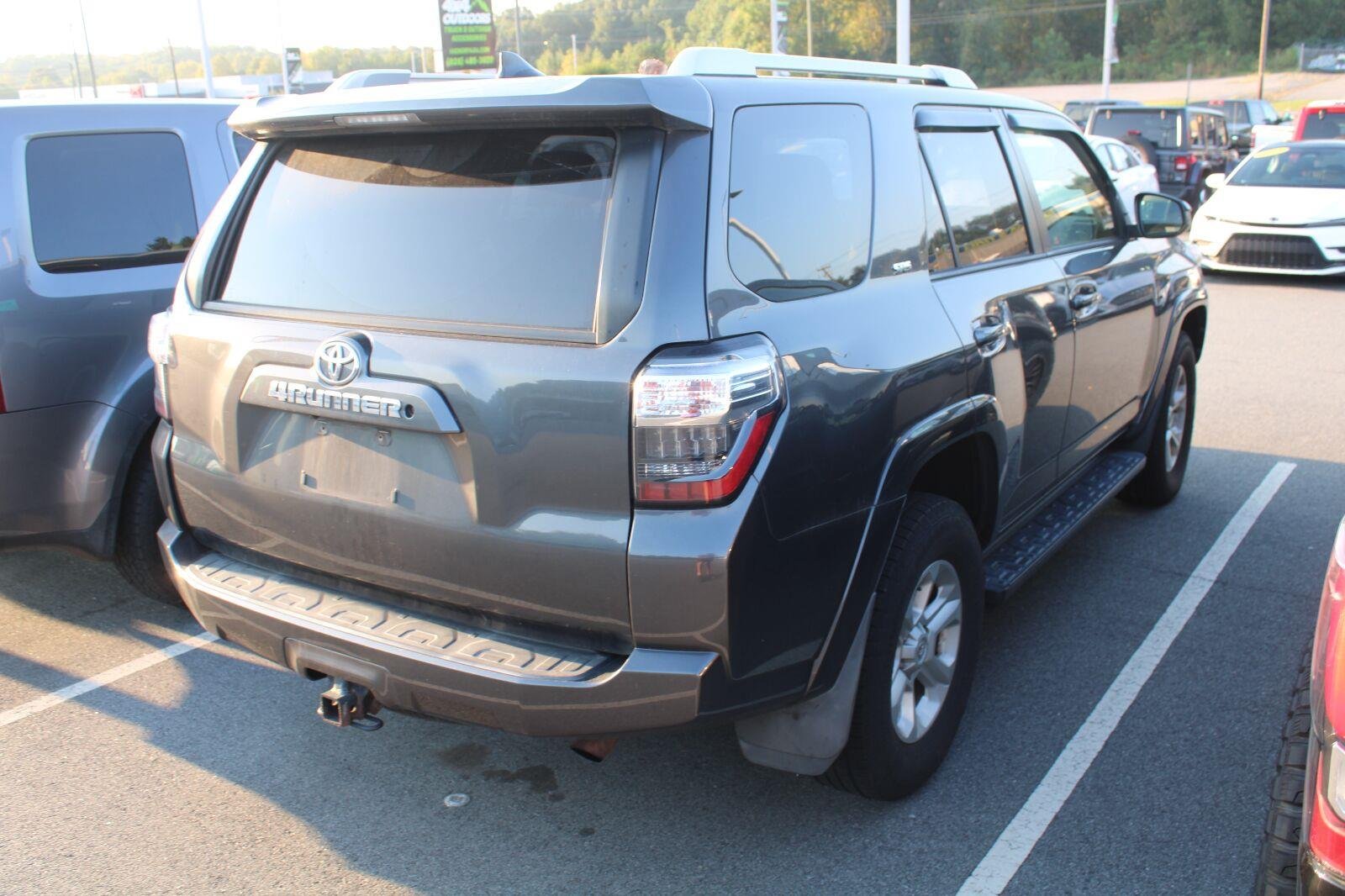 Used 2017 Magnetic Gray Metallic Toyota SR5 image 6