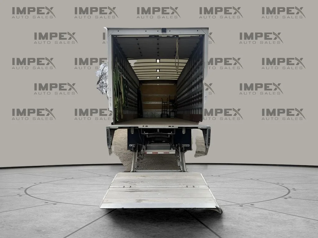 Used 2023 White Isuzu  image 50