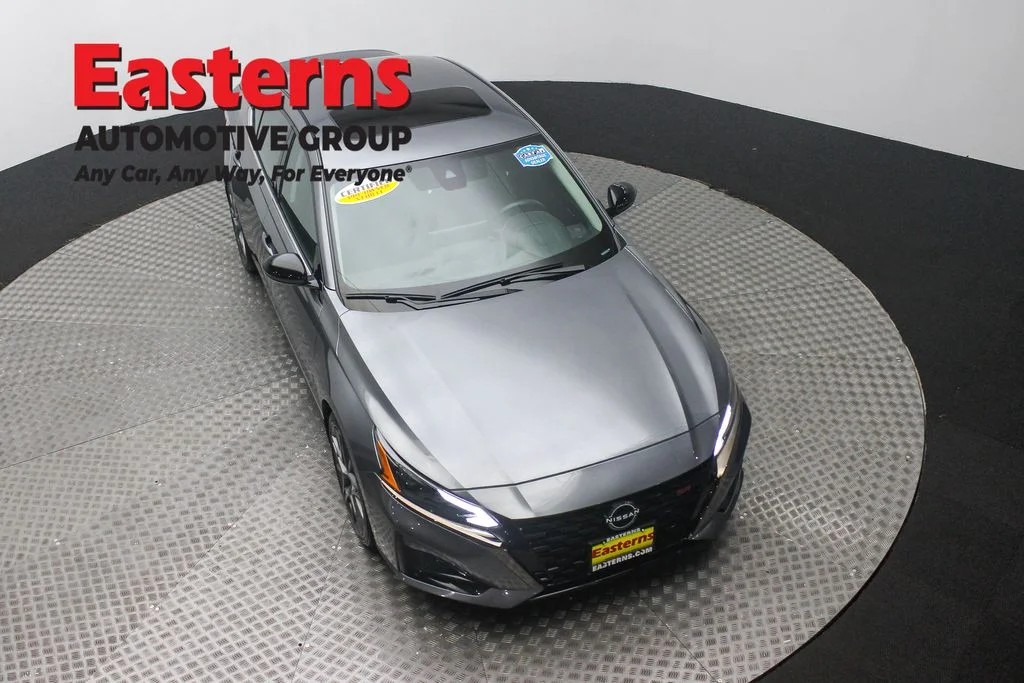 Used 2023 Gray Nissan 2.0 SR image 3