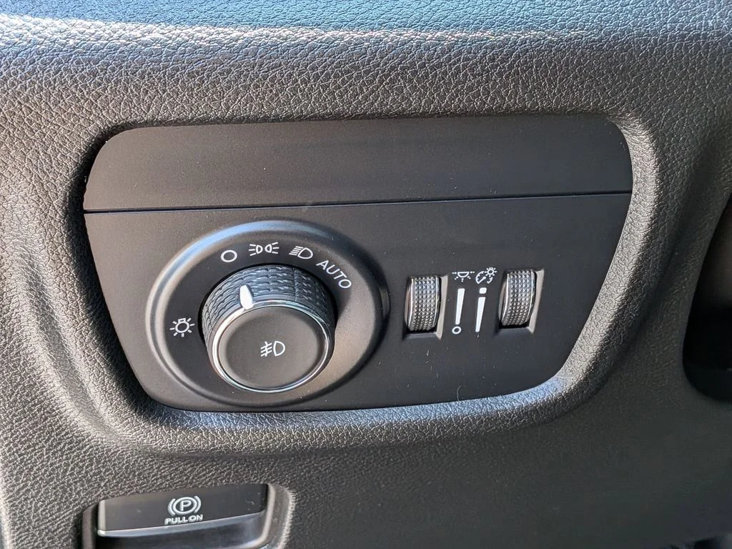 Used 2023 Black Jeep Limited image 15