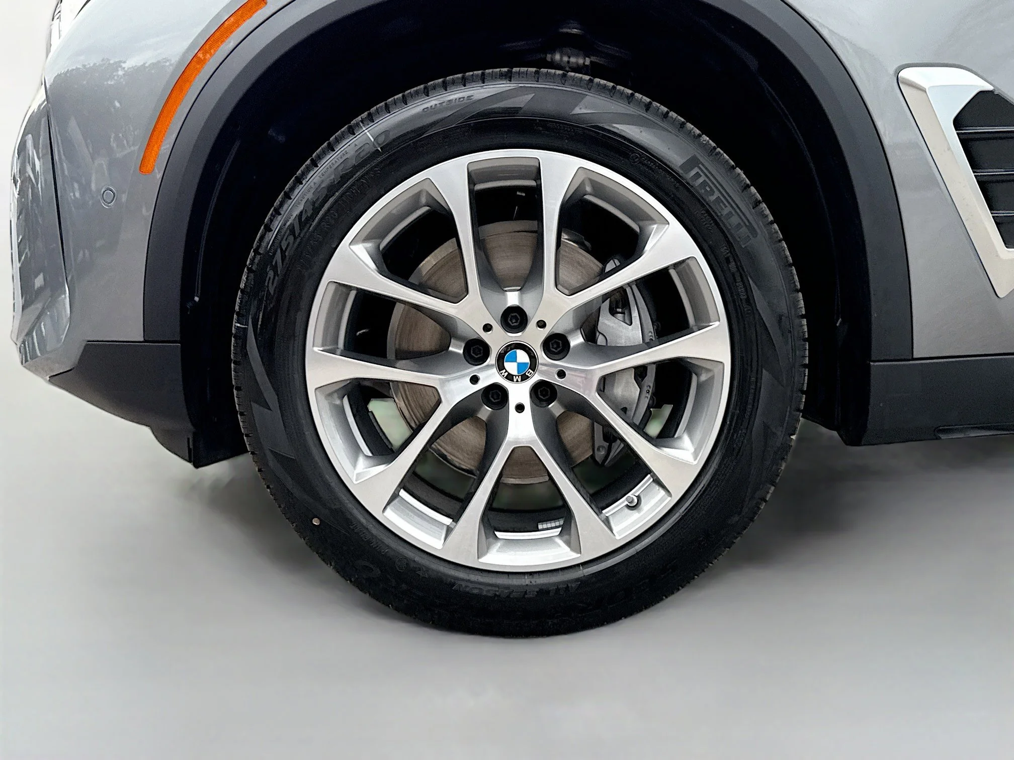 New 2026 Skyscraper Grey Metallic BMW sDrive40i image 41