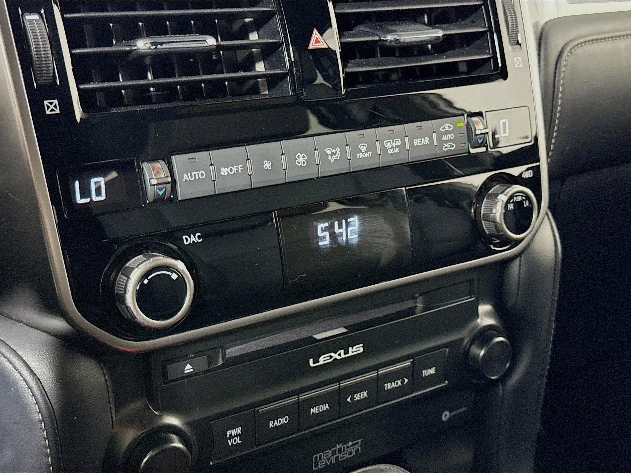 2023 Lexus GX PREMIUM - Photo 17