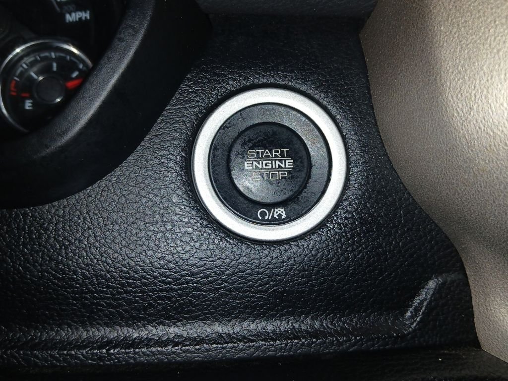 Used 2022 White Ram Laramie image 20