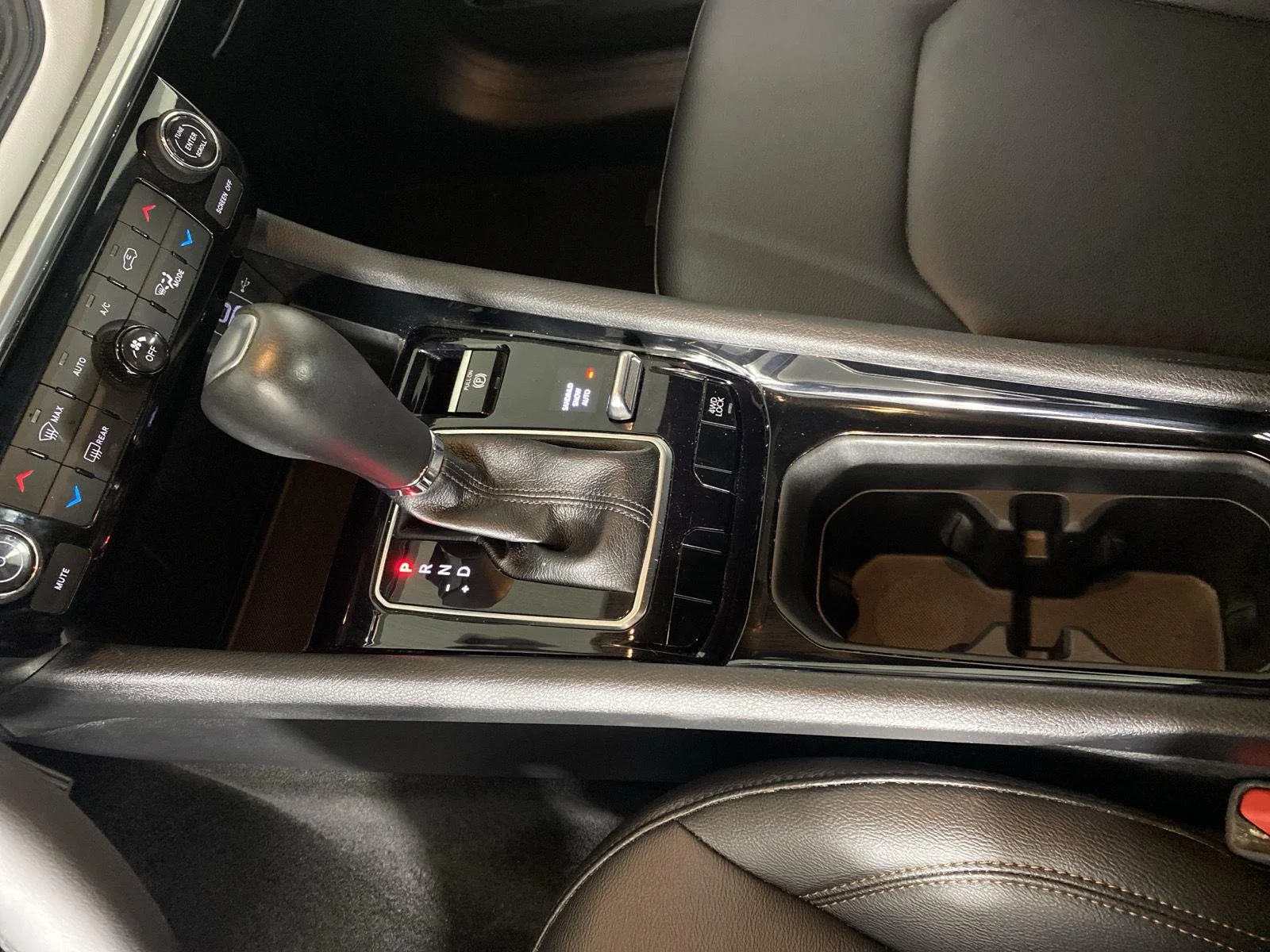Used 2024 Sting-Gray Clearcoat Jeep Limited image 21