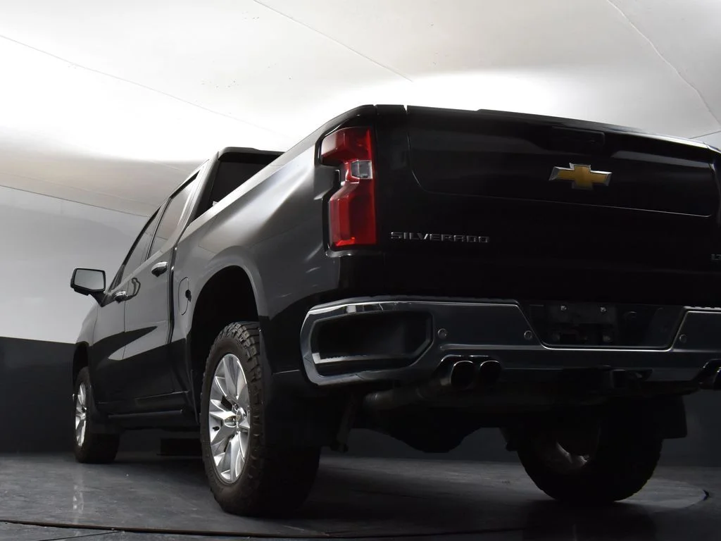 Used 2021 Black Chevrolet LTZ image 11