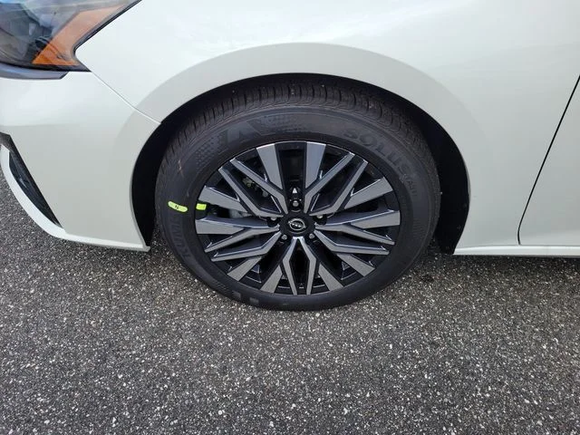 New 2026 White Nissan 2.5 SV image 5
