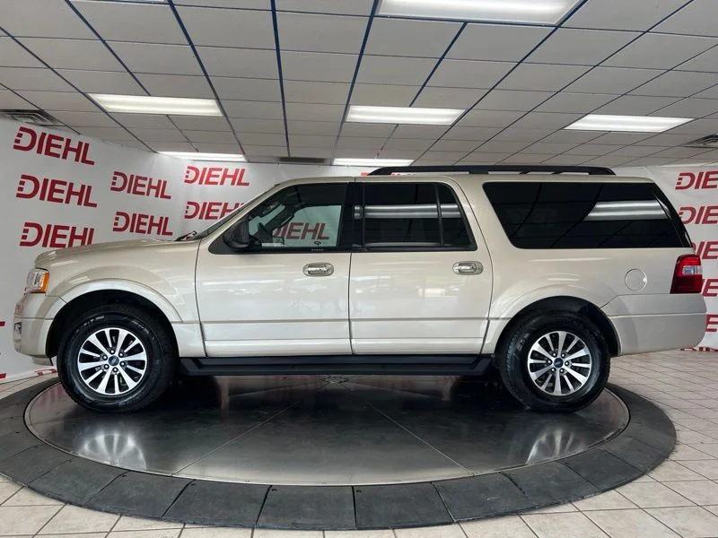 Used 2017 Gold Ford XLT image 2