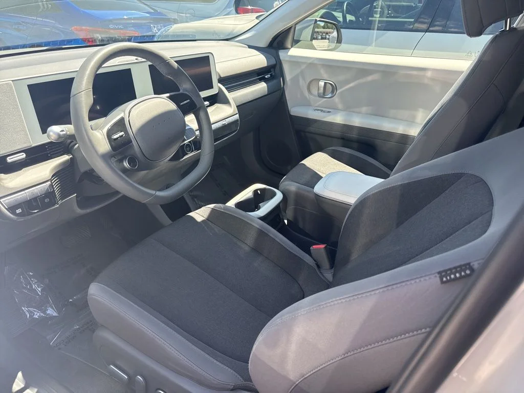 Used 2024 Gray Hyundai SEL image 3