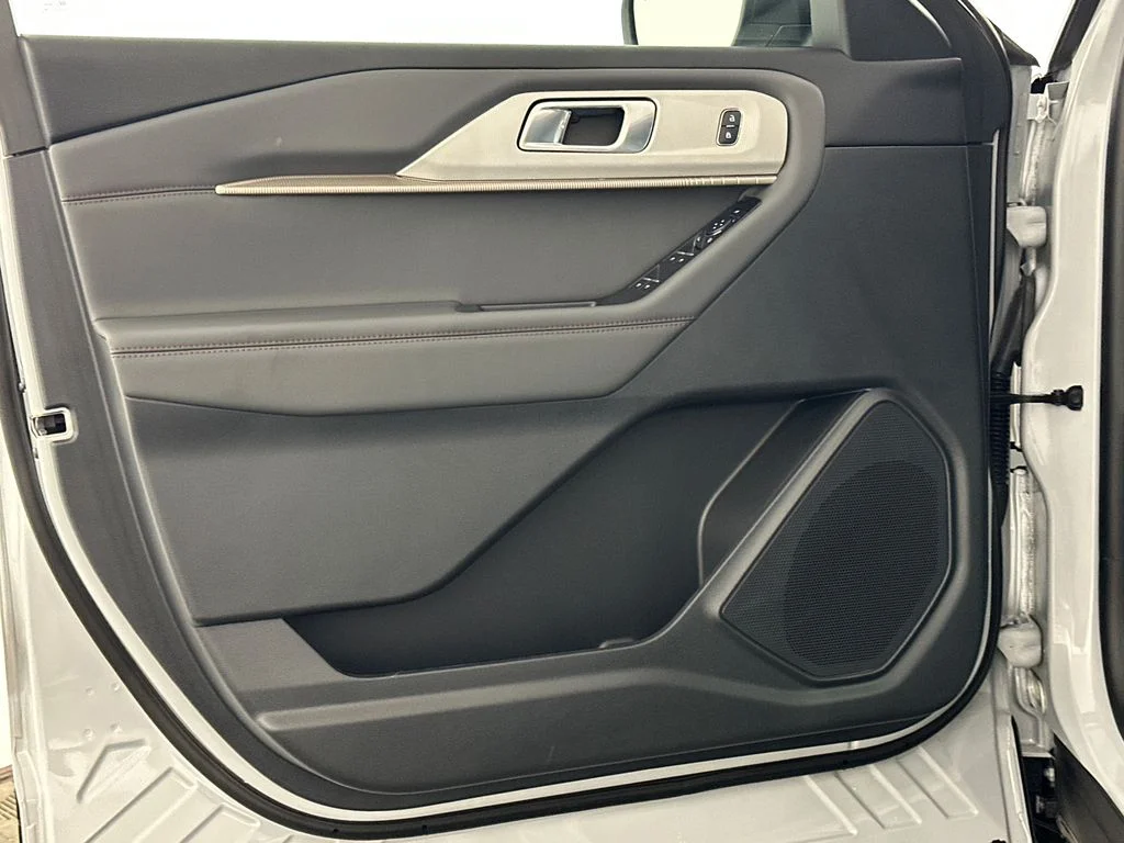 2026 Ford Explorer Active - Photo 13