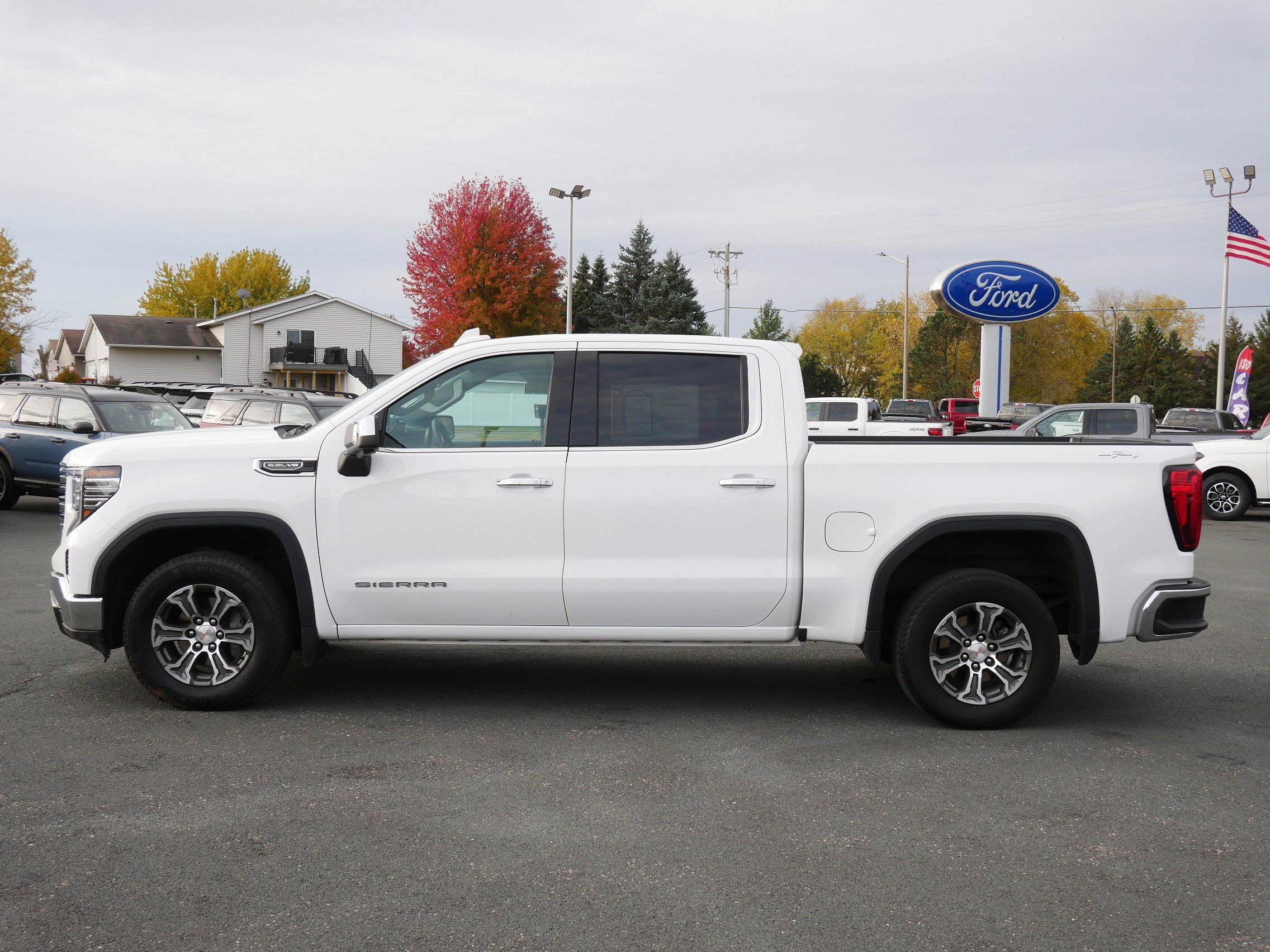 Certified 2025 GMC Sierra 1500 SLT with VIN 1GTUUDED2SZ134368 for sale in Hastings, Minnesota