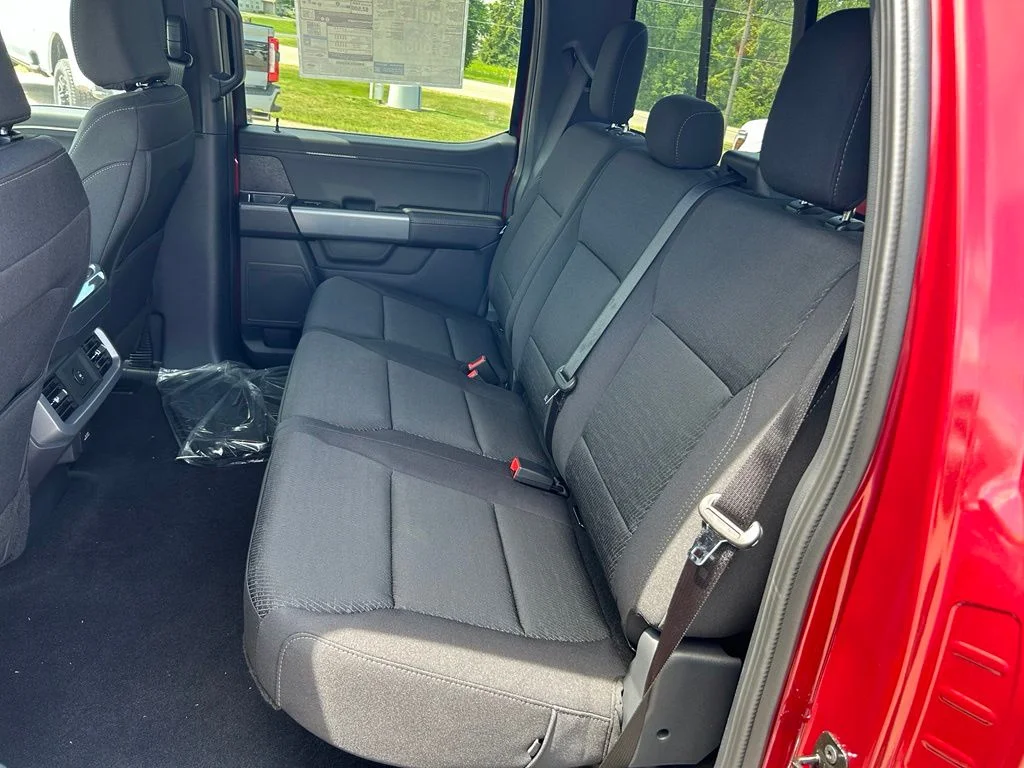 New 2026 Ruby Red Metallic Tinted Clearcoat Ford XLT image 11