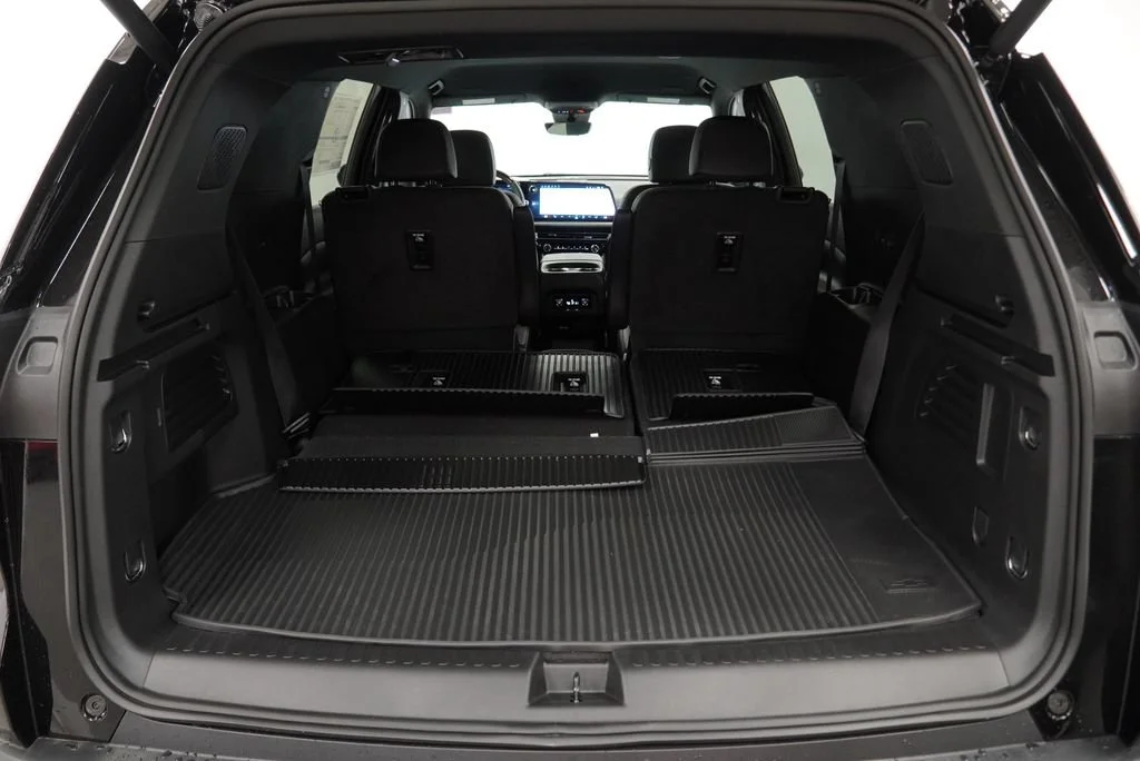 New 2027 Mosaic Black Metallic Chevrolet LT image 27