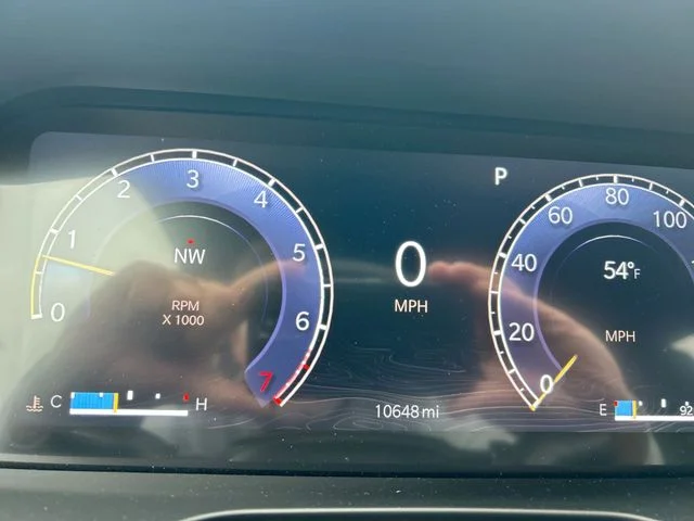 Used 2025 White/off-white Jeep Laredo X image 20