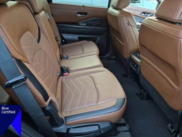 Used 2025 Black Nissan Platinum image 35