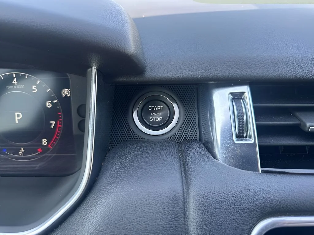 Used 2020 Black Land Rover HSE image 23