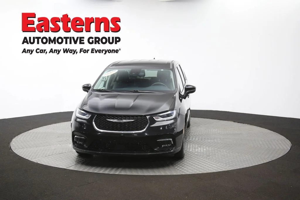 Used 2023 Black Chrysler Touring L image 55