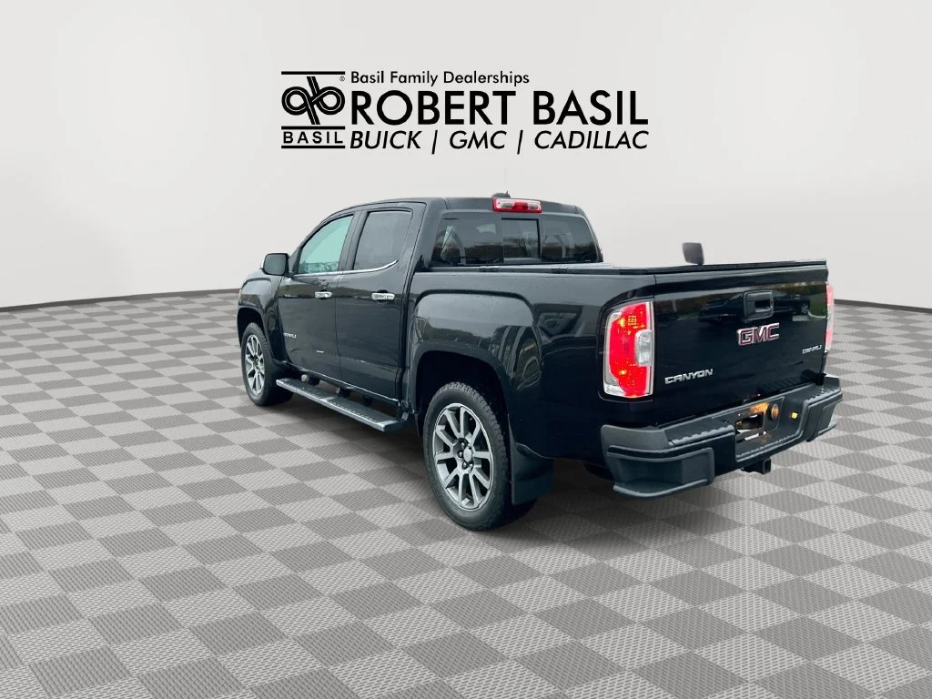 Used 2018 ONYX BLACK GMC 4WD Denali image 6