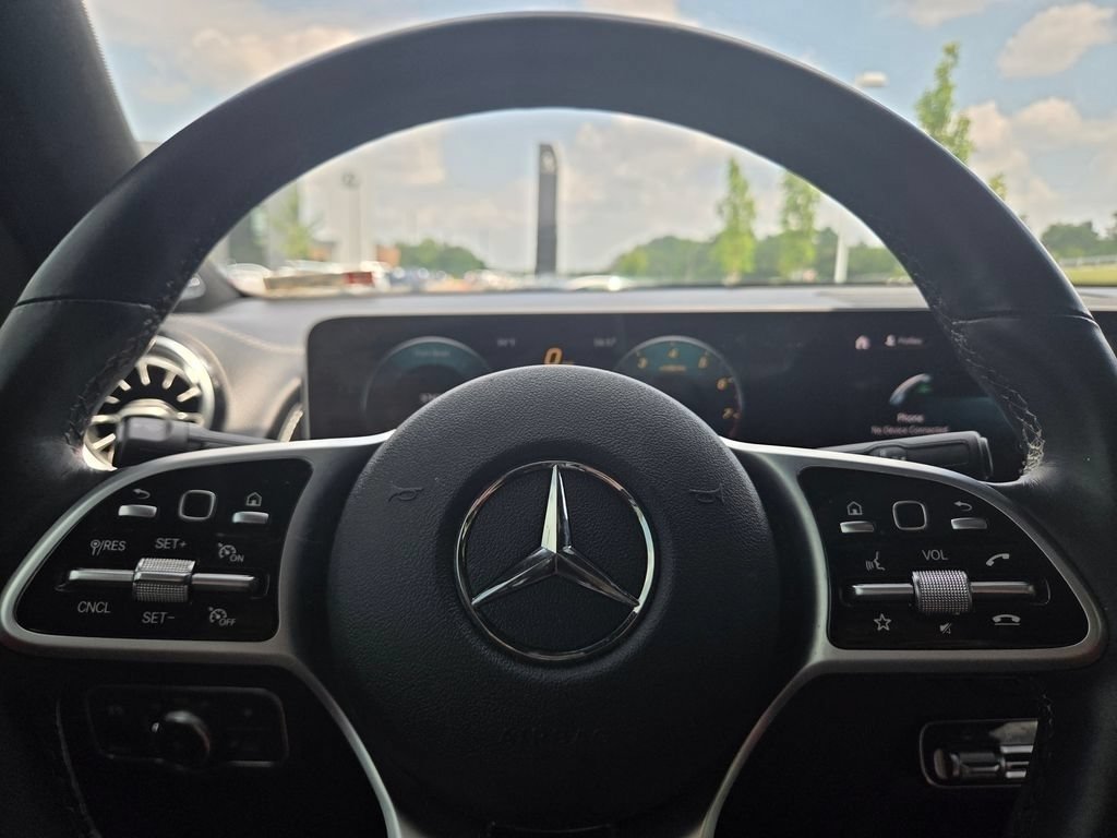 Used 2021 Night Black Mercedes-Benz GLB 250 image 33