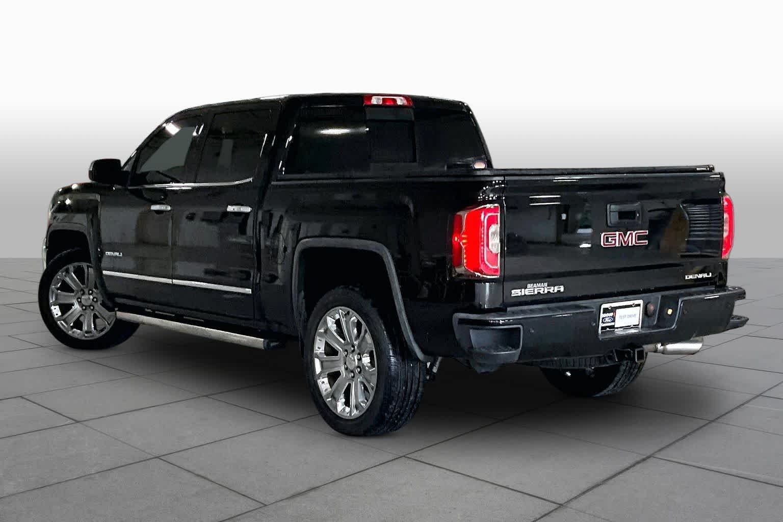 Used 2017 Onyx Black GMC Denali image 12