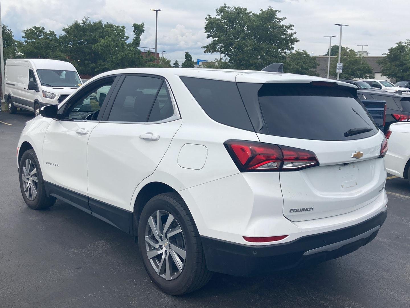 Used 2024 Summit White Chevrolet LT image 5