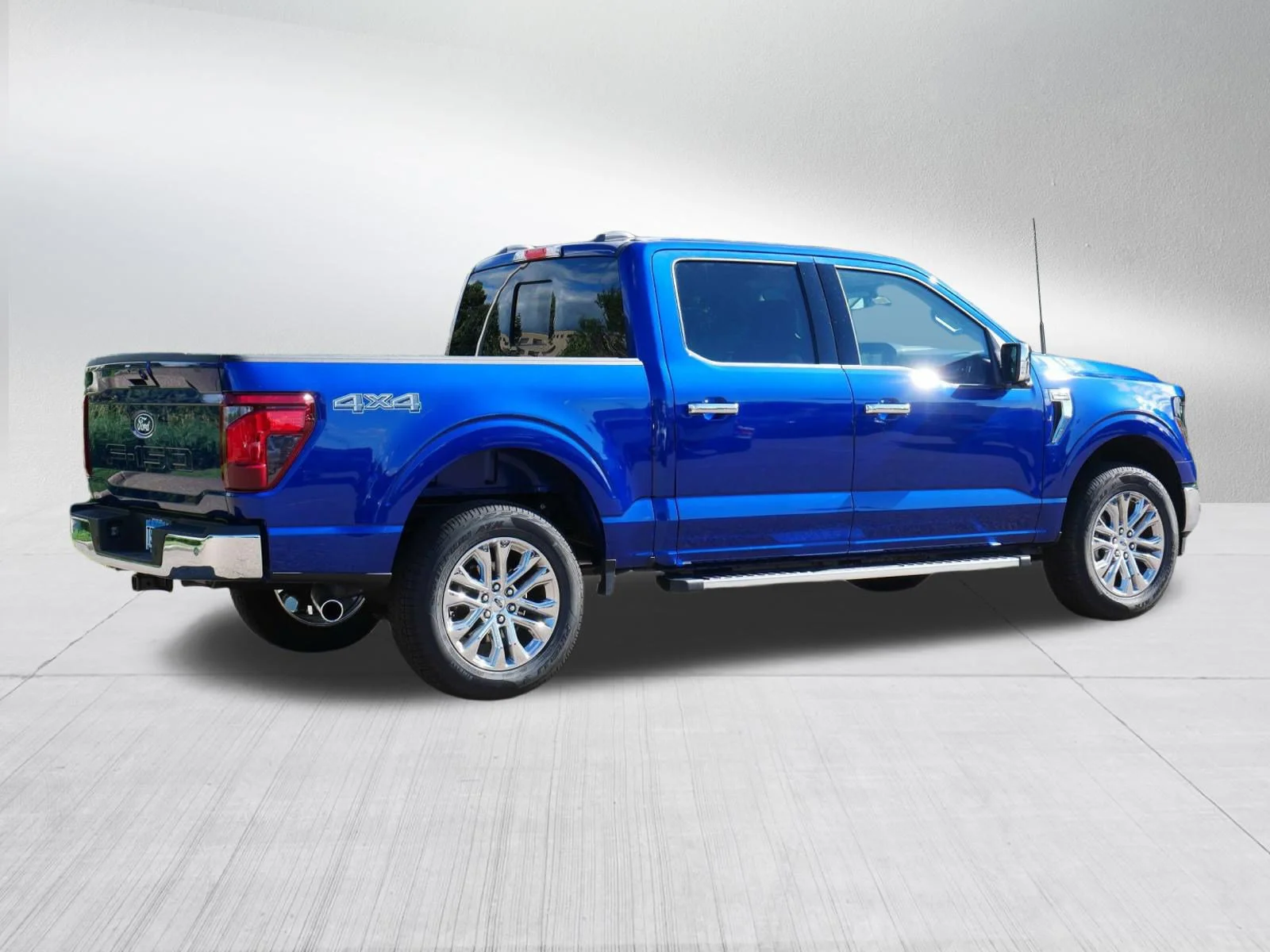 New 2026 Laser Red Tinted Clearcoat Ford XLT image 7