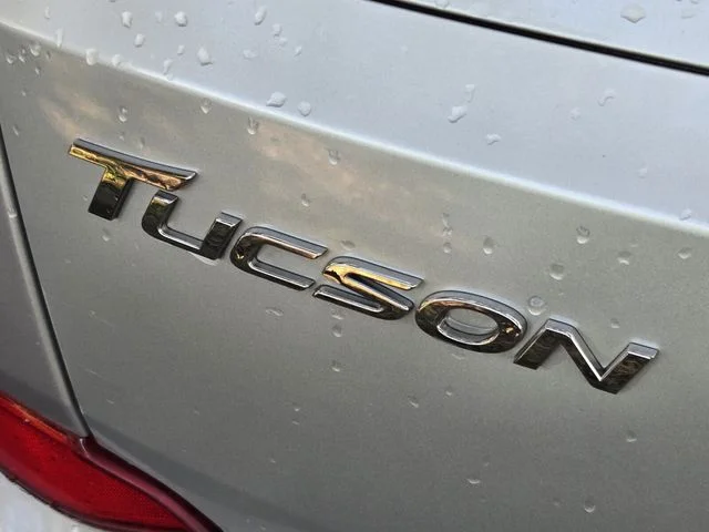 Used 2018 Silver Hyundai SEL image 10