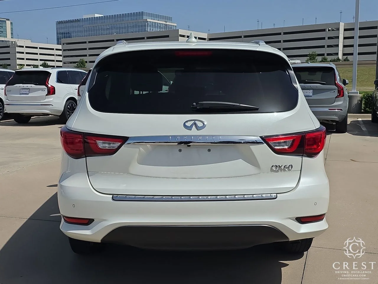 Used 2016 Majestic White INFINITI 3.5 image 4