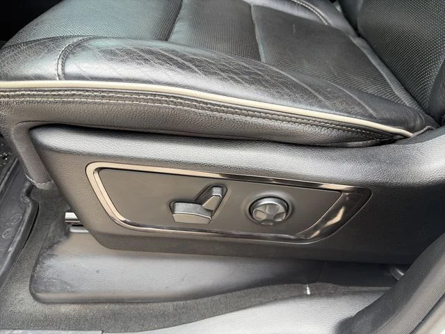 Used 2022 White Ram Limited image 15