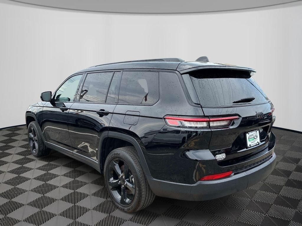 Used 2024 Black Jeep Altitude X image 5