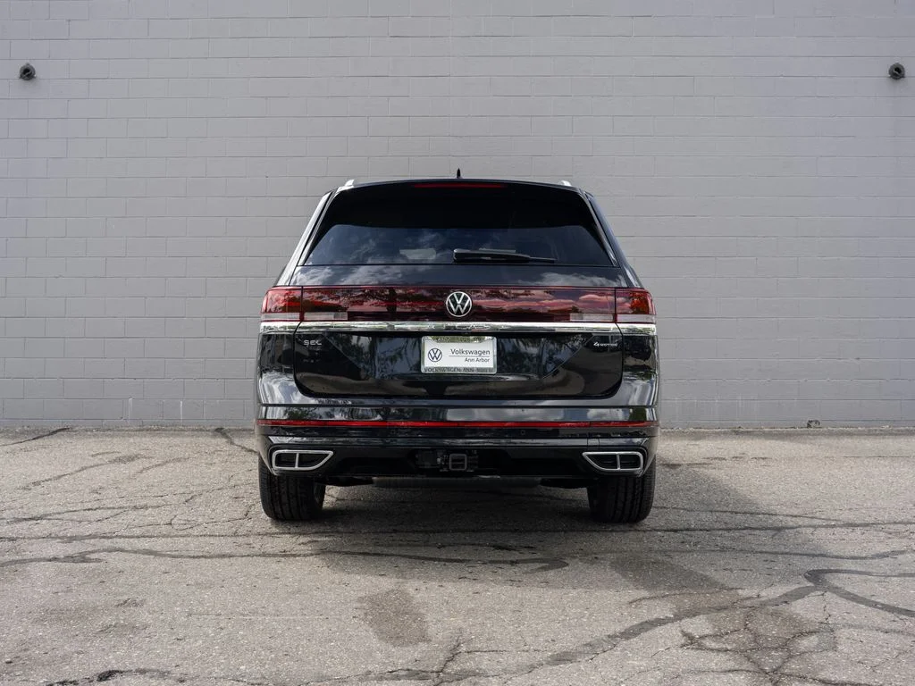 New 2026 Deep Black Pearl Volkswagen 2.0T SEL Premium R-Line image 5