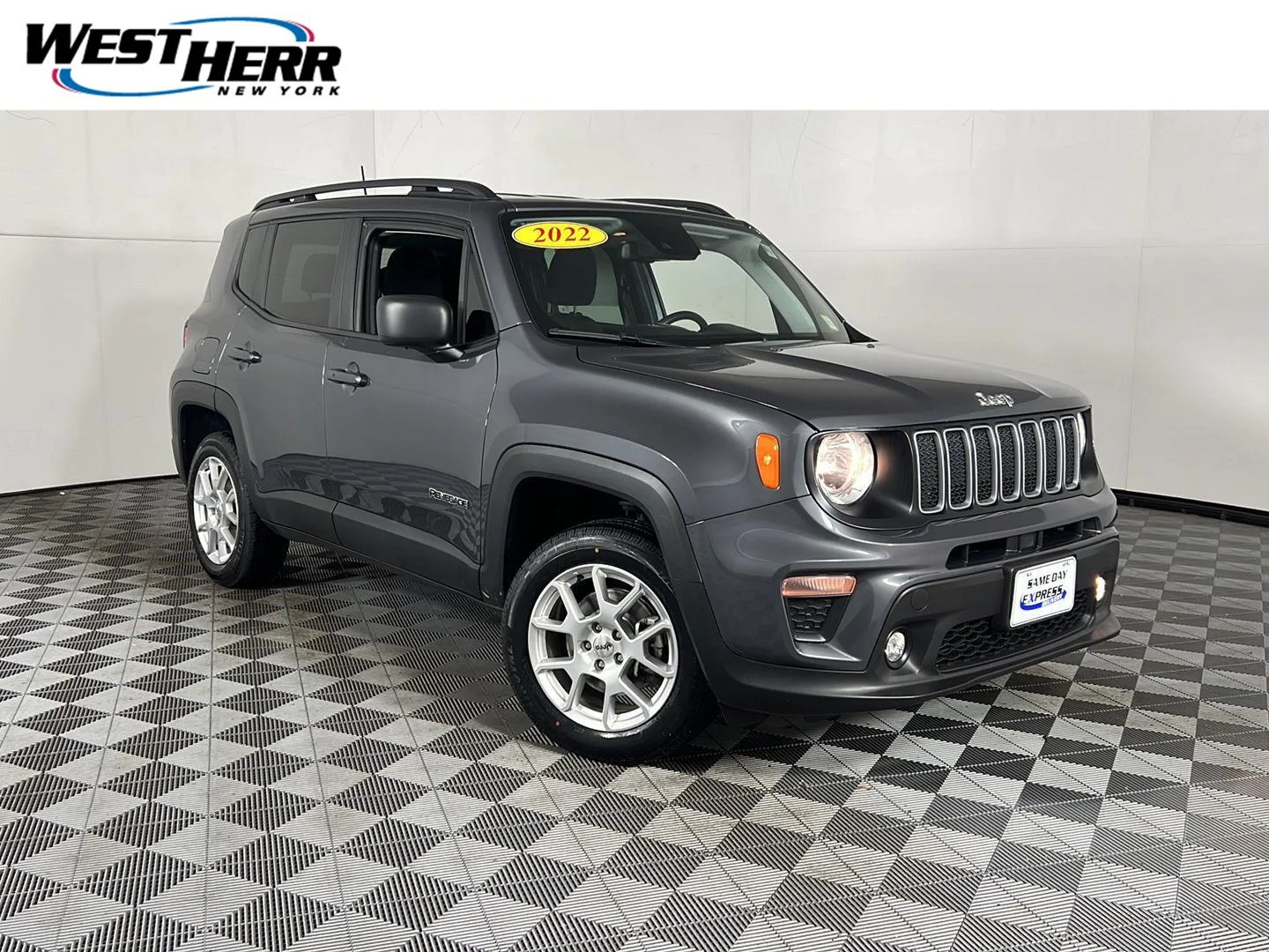 Used 2022 Graphite Gray Jeep Latitude image 1