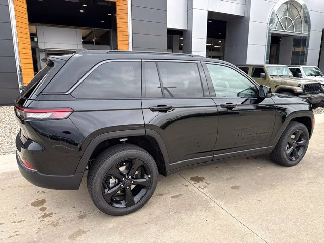 New 2027 Black Jeep Limited image 3