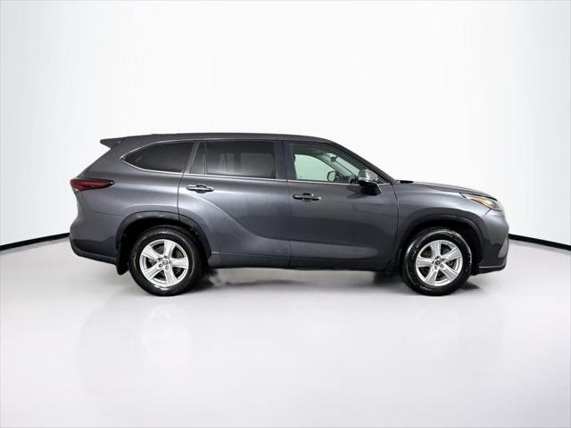 Certified Used 2024 MAGNETIC GRAY MET. Toyota  image 10
