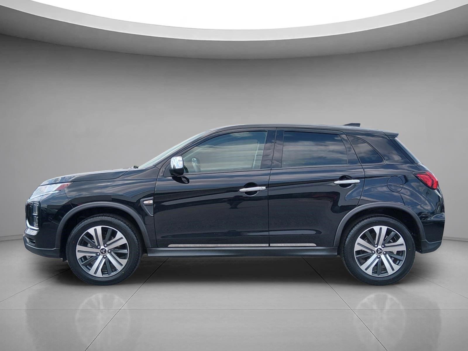 Used 2022 Labrador Black Pearl Mitsubishi LE image 8
