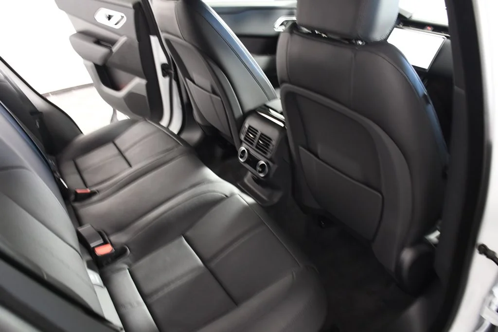 New 2026 Fuji White Land Rover Dynamic SE image 22