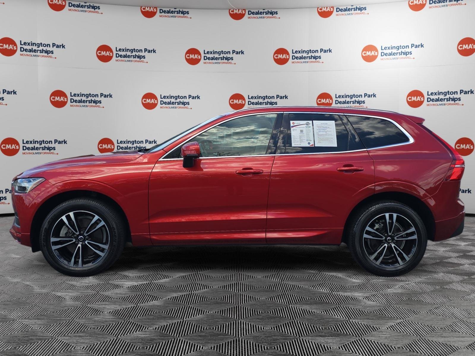 Used 2020 Fusion Red Metallic Volvo Momentum image 4
