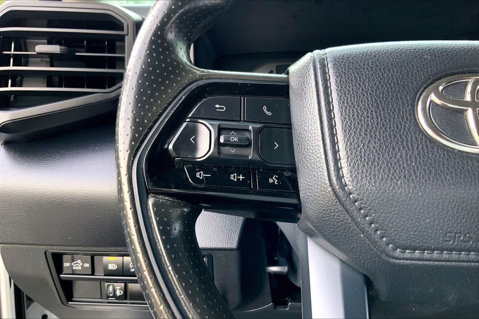 Used 2022 White Toyota SR image 23