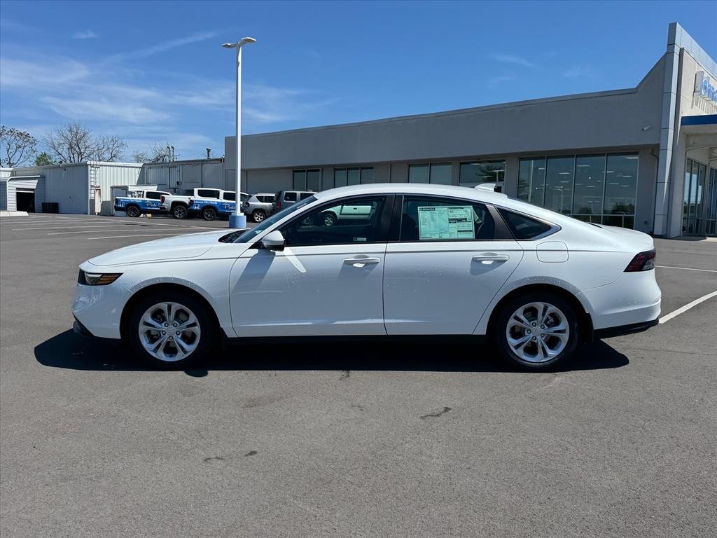 New 2026 Platinum White Pearl Honda LX image 2