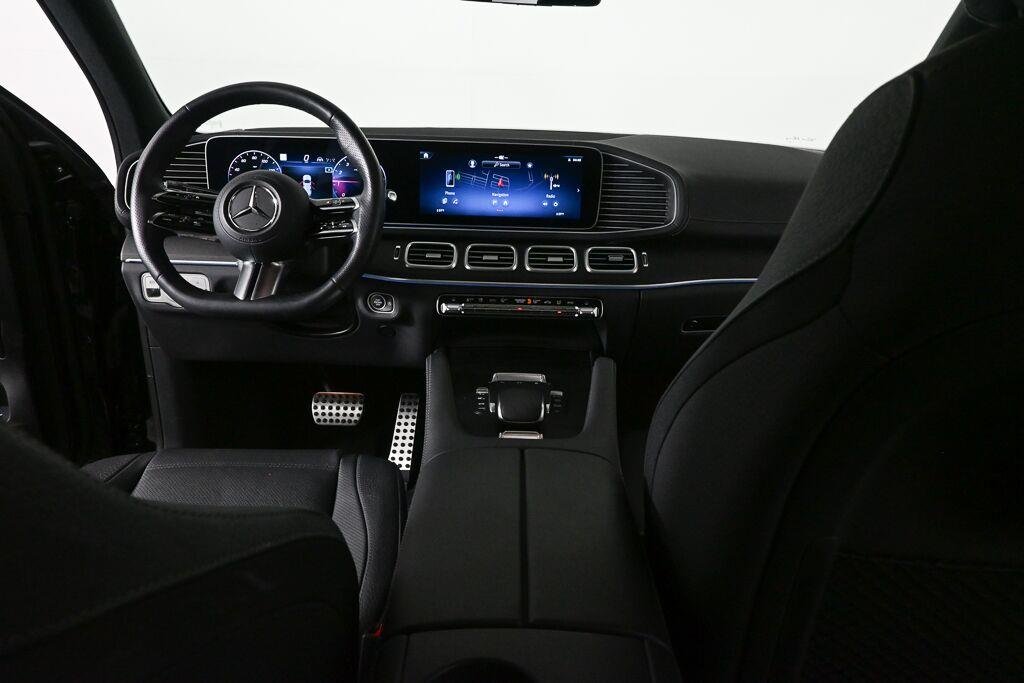 Certified Used 2025 Obsidian Black Metallic Mercedes-Benz GLS 580 image 17