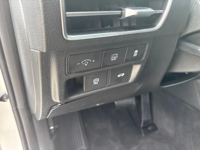 Used 2026 Silver Hyundai Blue image 15
