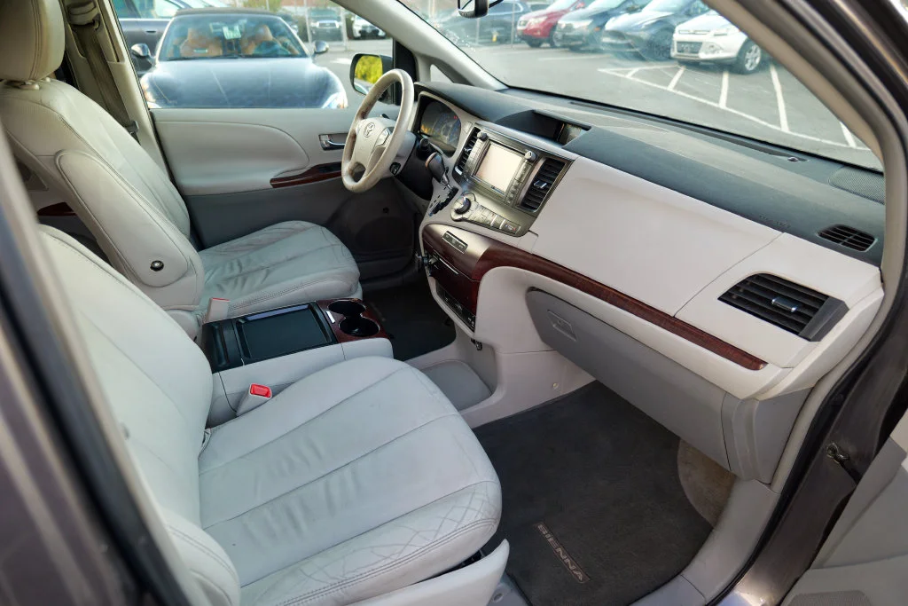 Used 2011 Predawn Gray Mica Toyota XLE image 30