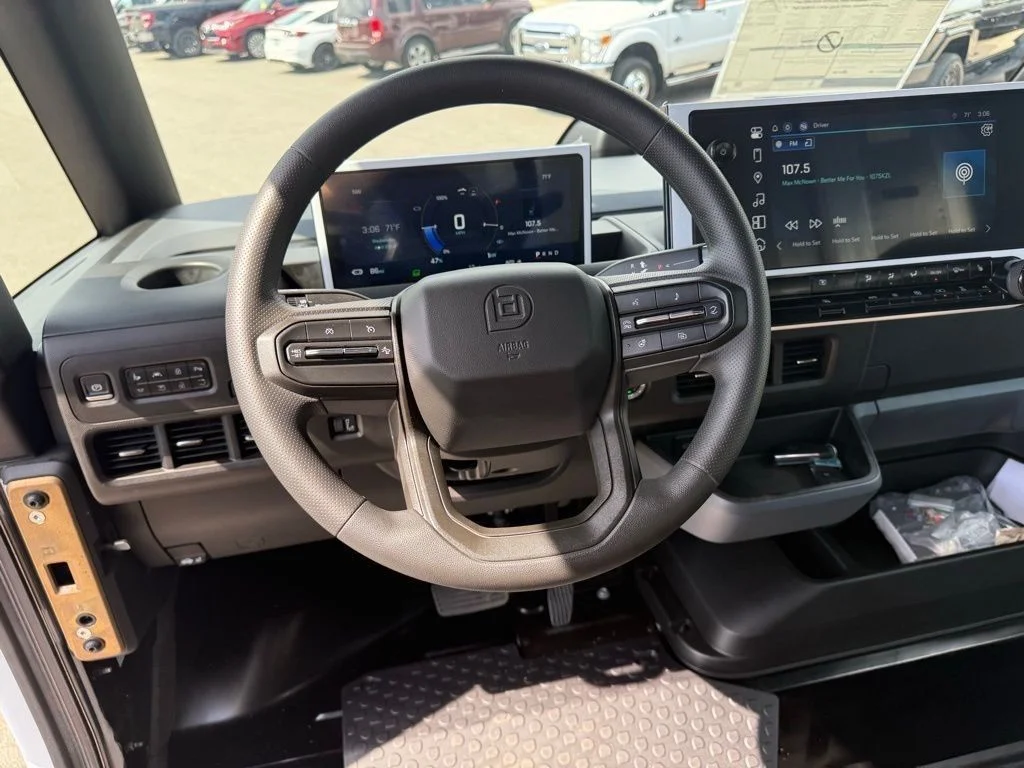 Used 2024 White BrightDrop 240HP image 13