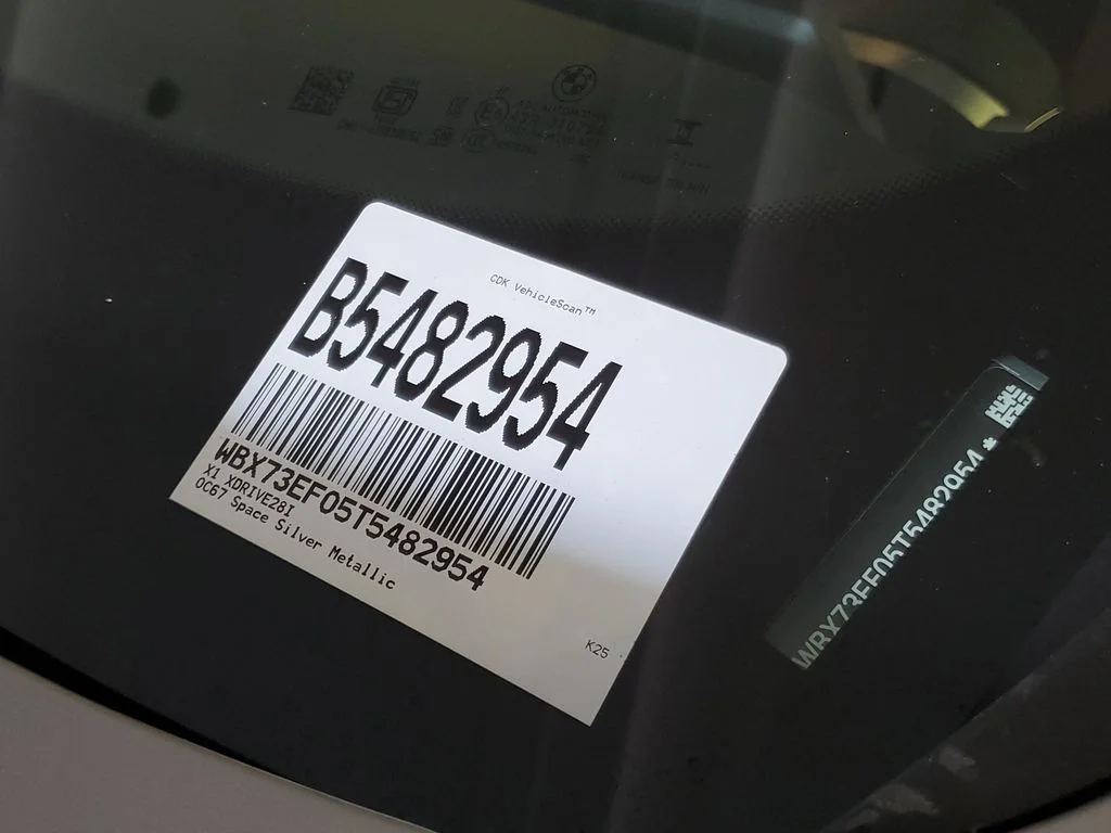 Used 2026 Space Silver Metallic BMW xDrive28i image 26
