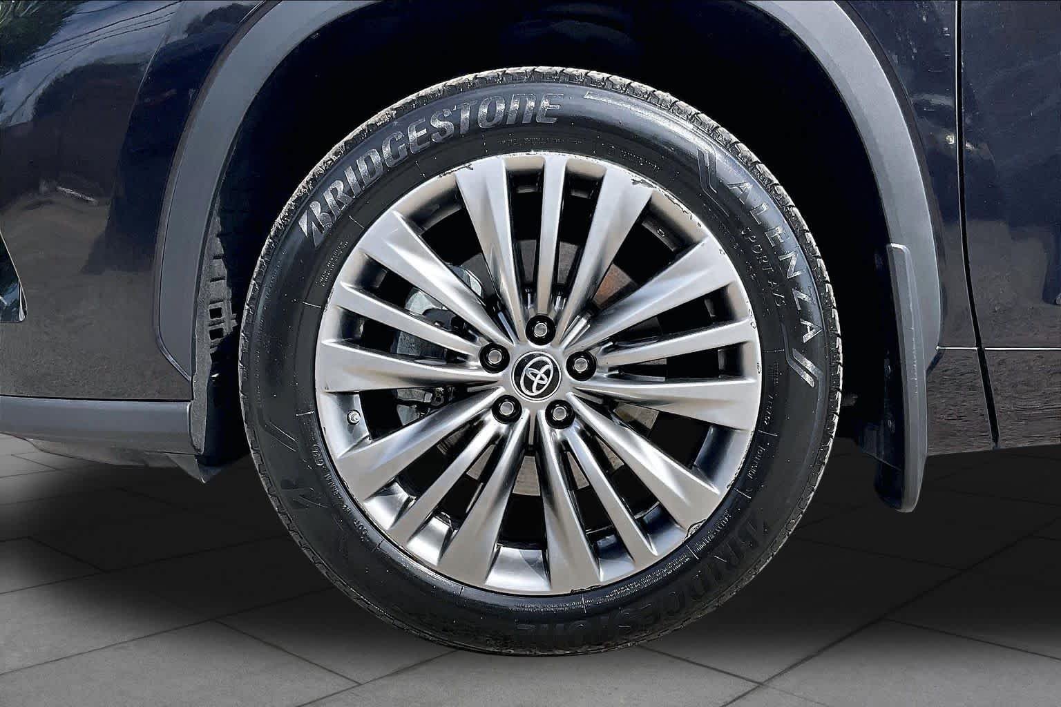 Used 2021 Opulent Amber Toyota Hybrid Platinum image 11