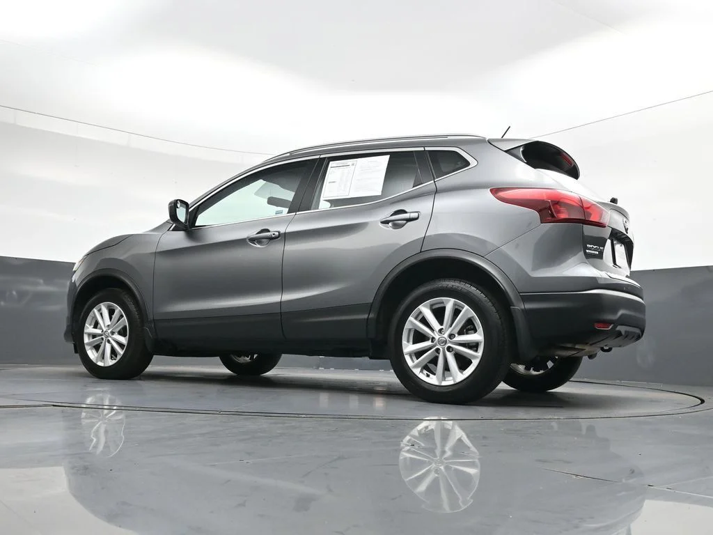 Used 2017 Gray Nissan SV image 43