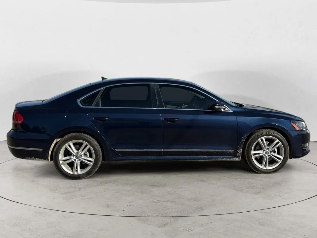 Used 2015 Blue Volkswagen TDI SEL Premium image 6