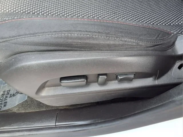 Used 2017 SUMMIT WHITE Chevrolet LT image 25
